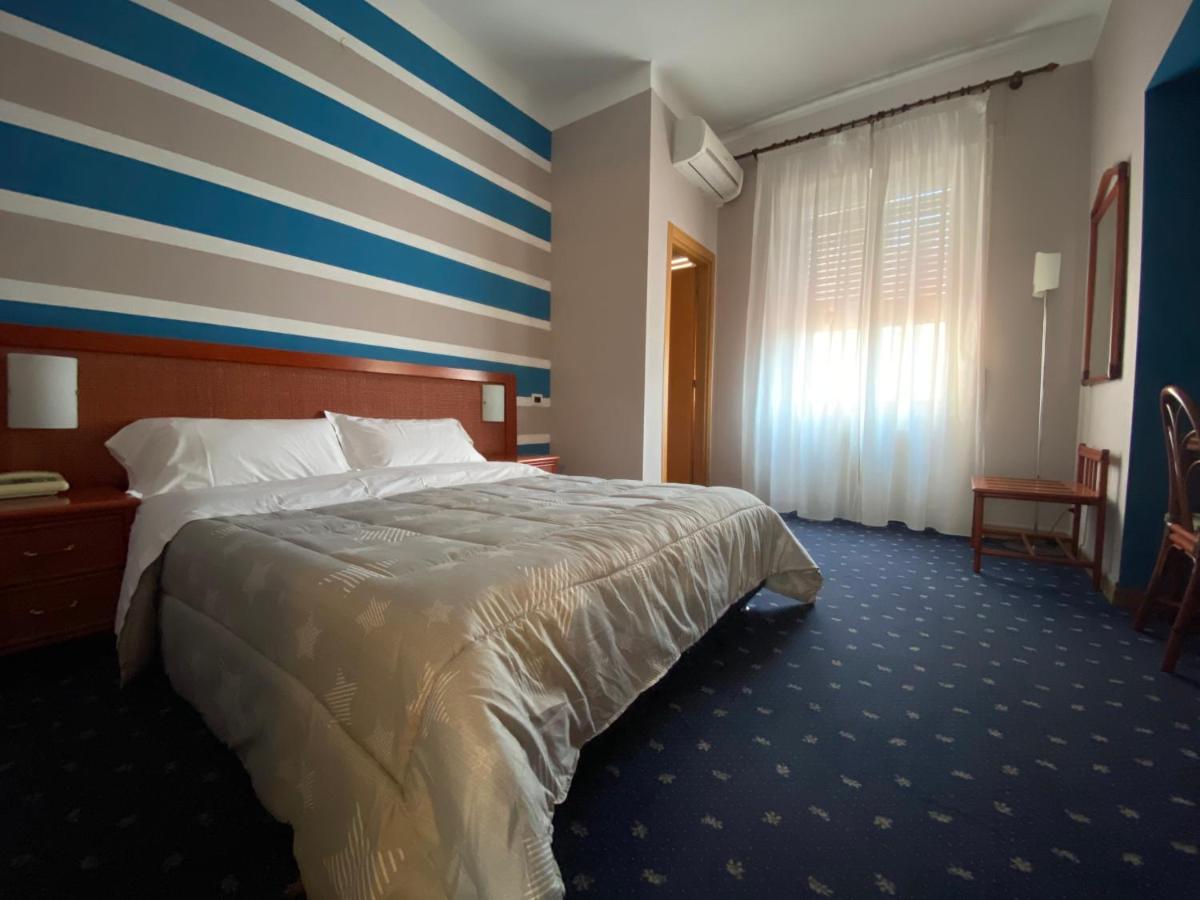 Hotel Kristina Imperia Exterior photo