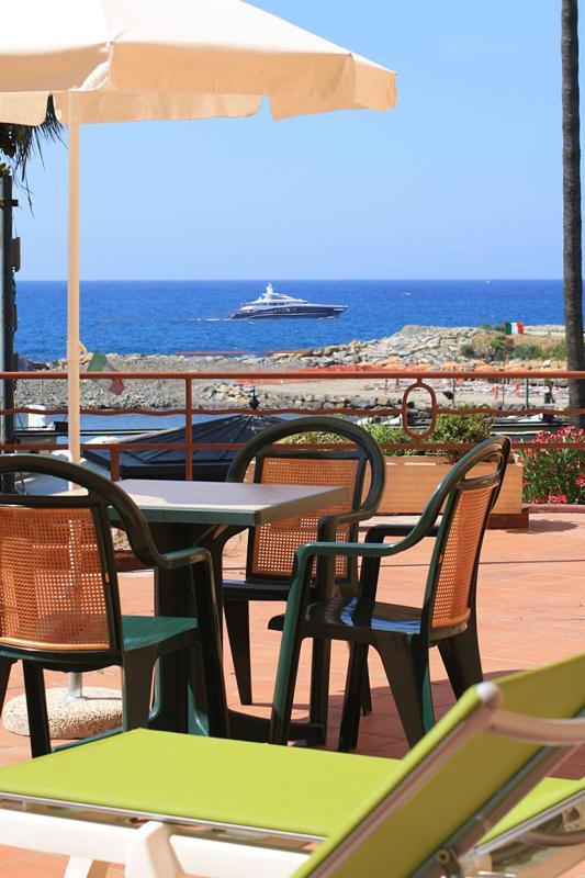 Hotel Kristina Imperia Exterior photo
